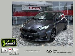 Grey metallic Neu 2025 Toyota Yaris Hybrid Limousine | 24.490 € (Guter Preis)