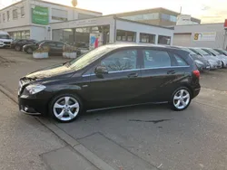 Schwarz Gebraucht 2011 Mercedes B180 Sport Van / Kleinbus | 8.900 € (Fairer Preis)