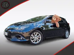 Schwarz Gebraucht 2016 Toyota Auris Comfort Limousine | 9.790 € (Fairer Preis)
