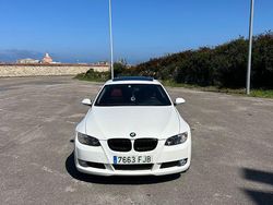 Weiß Gebraucht 2006 BMW 330 Coupé | 13.300 €
