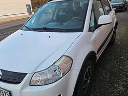Weiß Gebraucht 2008 Suzuki SX4 SUV | 6.300 € (Teuer)