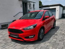 Rot Gebraucht 2018 Ford Focus ST-Line Limousine | 9.999 € (Superpreis)