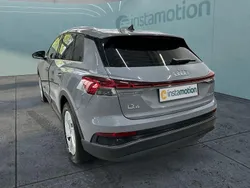 Grau Gebraucht 2023 Audi Q4 e-tron SUV | 29.699 € (Fairer Preis)