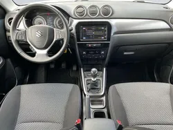 Weiss Gebraucht 2019 Suzuki Vitara SUV | 15.250 € (Etwas zu teuer)