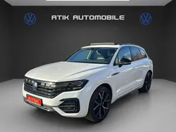 Pure white (metallic) Gebraucht 2021 VW Touareg R-line SUV | 54.880 € (Fairer Preis)