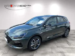 Cypress green Gebraucht 2024 Hyundai i30 Advantage Limousine | 25.790 € (Fairer Preis)