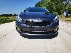 Grau Gebraucht 2012 Kia Ceed Sportswagon Kombi | 7.900 € (Etwas zu teuer)