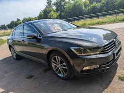 Grau Gebraucht 2015 VW Passat Limousine | 15.300 € (Fairer Preis)