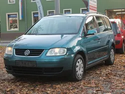 Blau Gebraucht 2004 VW Touran Trendline Van / Kleinbus | 1.550 € (Fairer Preis)
