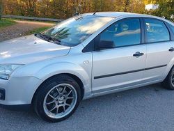 Silber Gebraucht 2006 Ford Focus Limousine | 1.750 € (Fairer Preis)