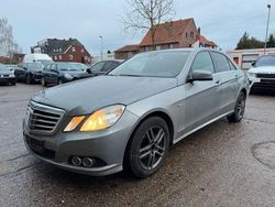 Silber Gebraucht 2009 Mercedes E220 Elegance Limousine | 5.450 € (Fairer Preis)