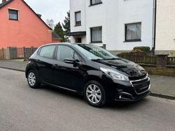 Schwarz Gebraucht 2018 Peugeot 208 Active Kleinwagen | 7.990 € (Fairer Preis)