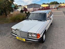 Weiß Gebraucht 1981 Mercedes 300 Kombi | 35.999 €