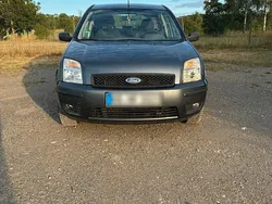 Grau Gebraucht 2002 Ford Fusion Kombi | 1.200 €
