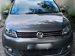 Grau Gebraucht 2012 VW Touran Cross Highline Van / Kleinbus | 11.700 € (Etwas zu teuer)