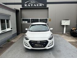 Weiß Gebraucht 2016 Hyundai i30 Kombi | 9.999 € (Fairer Preis)