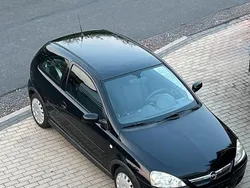 Schwarz Gebraucht 2006 Opel Corsa Kleinwagen | 900 € (Fairer Preis)
