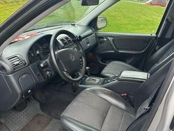 Schwarz Gebraucht 2002 Mercedes ML270 SUV | 11.900 €