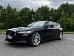 Schwarz Gebraucht 2019 Volvo V60 R-Design Kombi | 18.999 € (Etwas zu teuer)