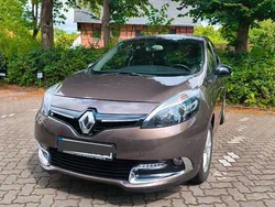 Braun Gebraucht 2013 Renault Mégane III Bose Edition Limousine | 5.300 € (Guter Preis)