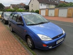 Blau Gebraucht 1999 Ford Focus Kombi | 1.300 € (Fairer Preis)