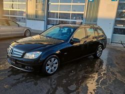 Schwarz Gebraucht 2011 Mercedes C200 Kombi | 2.200 €