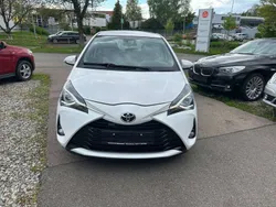 Weiß Gebraucht 2018 Toyota Yaris Comfort Limousine | 8.650 € (Guter Preis)