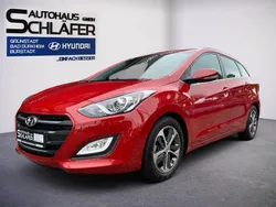Rot Gebraucht 2017 Hyundai i30 Trend Kombi | 13.480 € (Fairer Preis)