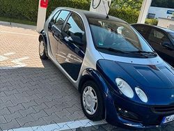 Blau Gebraucht 2005 Smart ForFour Kleinwagen | 1.050 € (Fairer Preis)