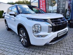 Weiß Neu 2025 Mitsubishi Outlander P-HEV Top SUV | 56.450 € (Teuer)
