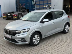 Grau Gebraucht 2021 Dacia Sandero Comfort Kleinwagen | 9.500 €