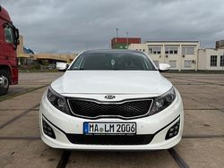 Weiß Gebraucht 2015 Kia Optima Limousine | 10.990 €