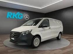 Weiß Gebraucht 2024 Mercedes Vito Van / Kleinbus | 36.771 € (Etwas zu teuer)