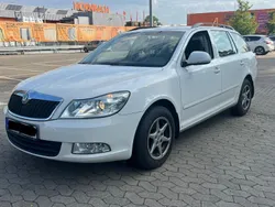 Weiß Gebraucht 2009 Skoda Octavia Ambiente Kombi | 4.999 € (Guter Preis)