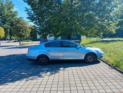 Blau Gebraucht 2006 VW Passat Limousine | 1.750 €