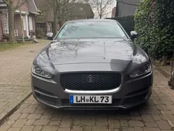 Grau Gebraucht 2015 Jaguar XE Prestige Limousine | 14.999 € (Fairer Preis)