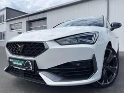 Weiß Gebraucht 2021 Cupra Leon Kombi | 24.860 € (Guter Preis)