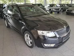 Modra race/race blue Gebraucht 2017 Skoda Octavia Drive Limousine | 15.489 € (Etwas zu teuer)