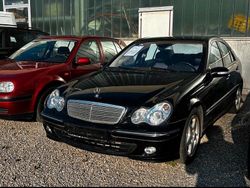 Schwarz Gebraucht 2005 Mercedes C230 Limousine | 2.300 €