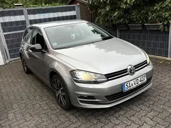 Grau Gebraucht 2013 VW Golf VII Highline Limousine | 10.300 € (Etwas zu teuer)