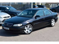 Schwarz (metallic) Gebraucht 2003 Opel Omega Limousine | 1.690 € (Fairer Preis)