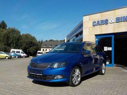 Raceblau Gebraucht 2015 Skoda Fabia Style Kleinwagen | 9.990 € (Etwas zu teuer)