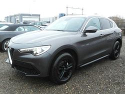 Grau Gebraucht 2019 Alfa Romeo Stelvio Super SUV | 21.175 € (Etwas zu teuer)