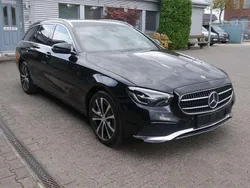 Schwarz Gebraucht 2021 Mercedes E300 Avantgarde Kombi | 26.950 € (Superpreis)