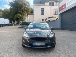 Grau Gebraucht 2016 Ford Fiesta Titanium Kleinwagen | 8.000 € (Etwas zu teuer)