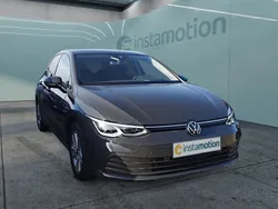 Grau Gebraucht 2023 VW Golf VIII Life Limousine | 20.040 € (Guter Preis)