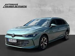 Gruen Gebraucht 2024 VW Passat Business Kombi | 37.990 € (Teuer)