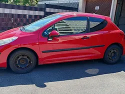 Rot Gebraucht 2008 Peugeot 207 Limousine | 1.350 € (Fairer Preis)