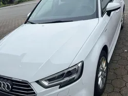 Weiß Gebraucht 2016 Audi A3 Sportback e-tron Limousine | 11.499 €