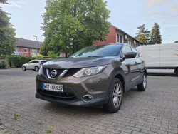 Braun Gebraucht 2015 Nissan Qashqai Acenta SUV | 8.600 € (Fairer Preis)